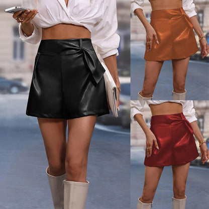 חצאית מיני דמוית עור בגזרת A - דגם רונדה